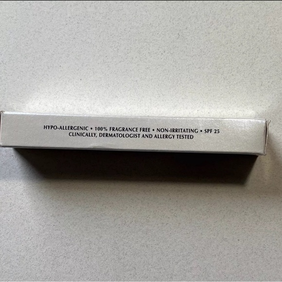 ALMAY Stay Smooth Anti-Chap Lipcolor with SPF 25 - Lip Protectant #BERRY - Picture 5 of 6